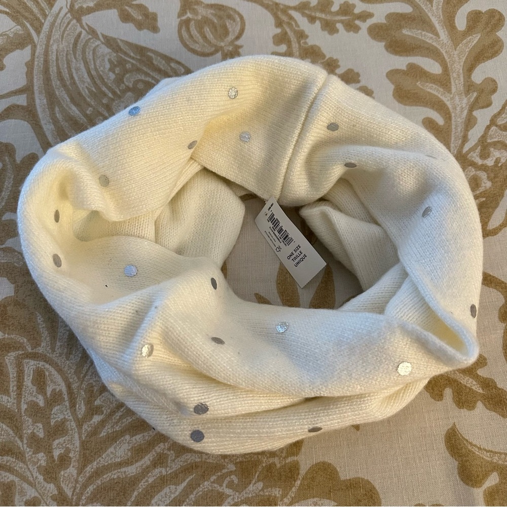 Infinity Scarf - Picture 1 of 6